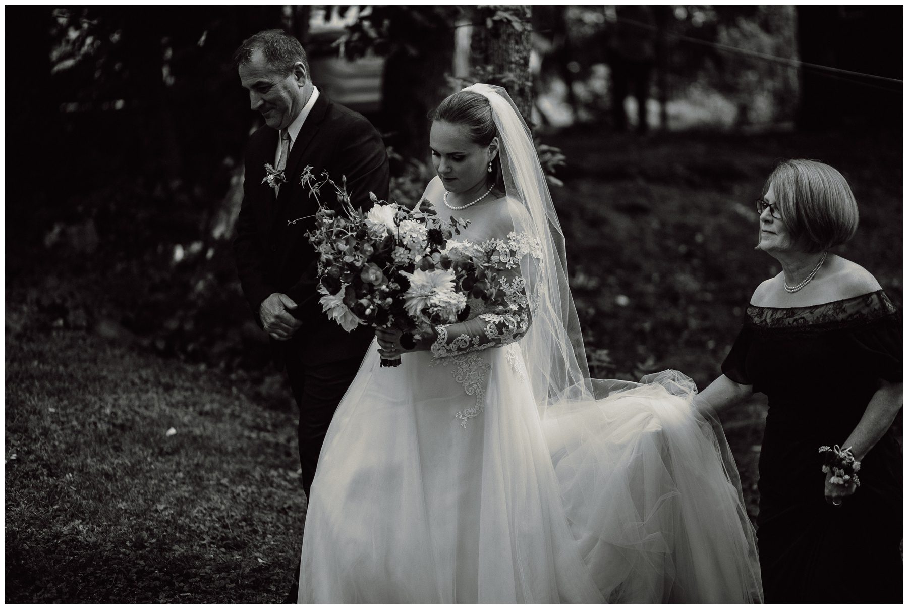 otty lake small cottage bbq wedding covid036.jpg